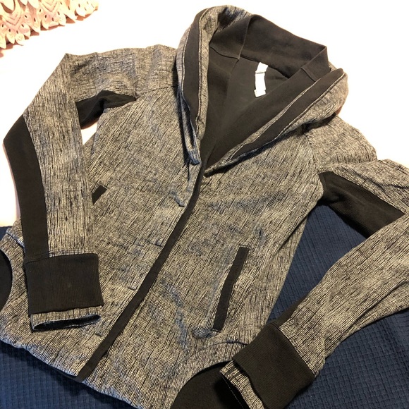 Lululemon Cardigan Sweater Black Size 4 - Picture 1 of 8